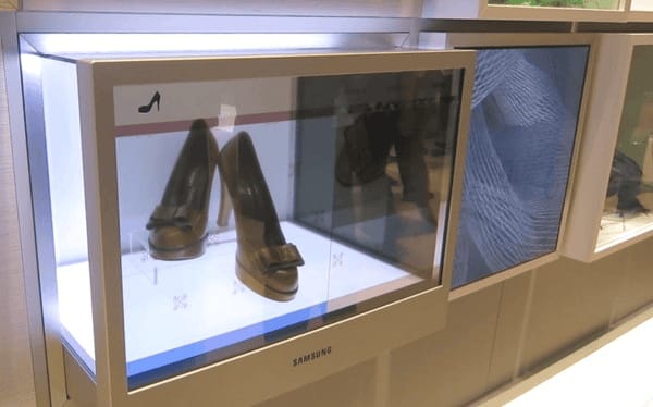 未来展示：透明显示屏物品展览